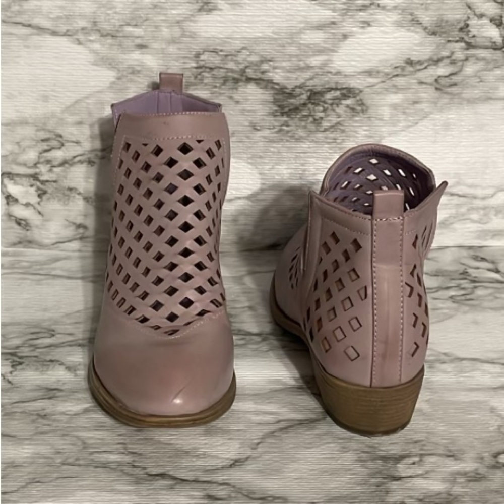 JG booties ,size 9